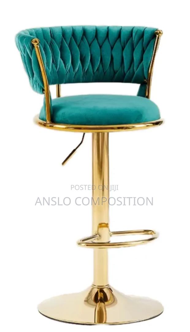 Rounded Executive Bar Stool/ Chair · Photo 3