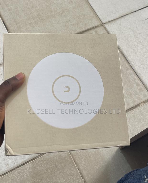 Ubiquiti U7 Lite Ceiling-Mounted Wifi 7 Access Point photo 2