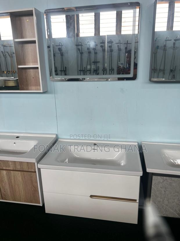 Cabinet With Watercloset photo 2