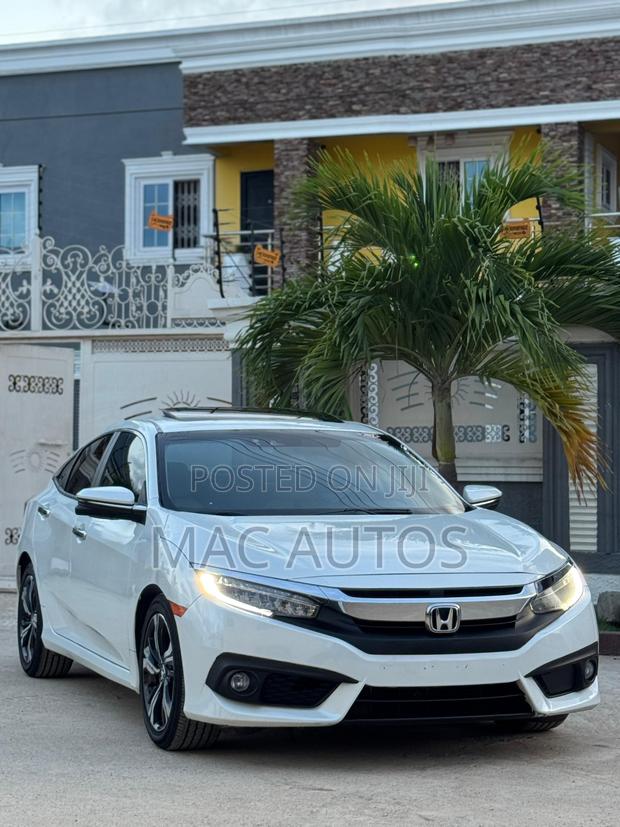 Honda Civic Touring 4dr Sedan (1.5L 4cyl) 2017 White