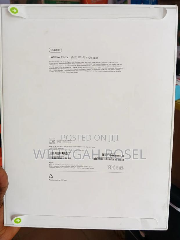 New Apple iPad Pro 13 (2024) 256 GB Black photo 2