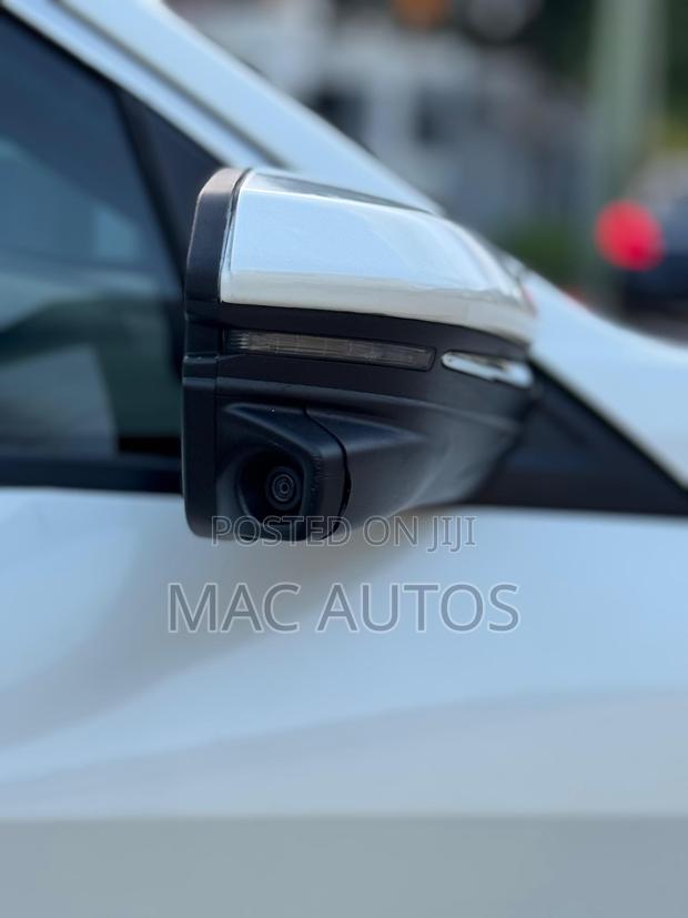Honda Civic Touring 4dr Sedan (1.5L 4cyl) 2017 White photo 5