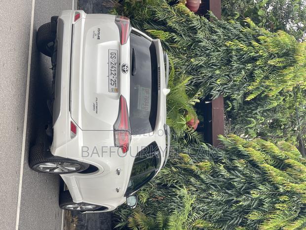 Toyota Rav-4 for Rent photo 5