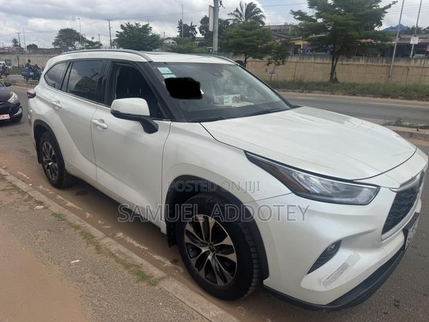 Toyota Highlander 2021 White