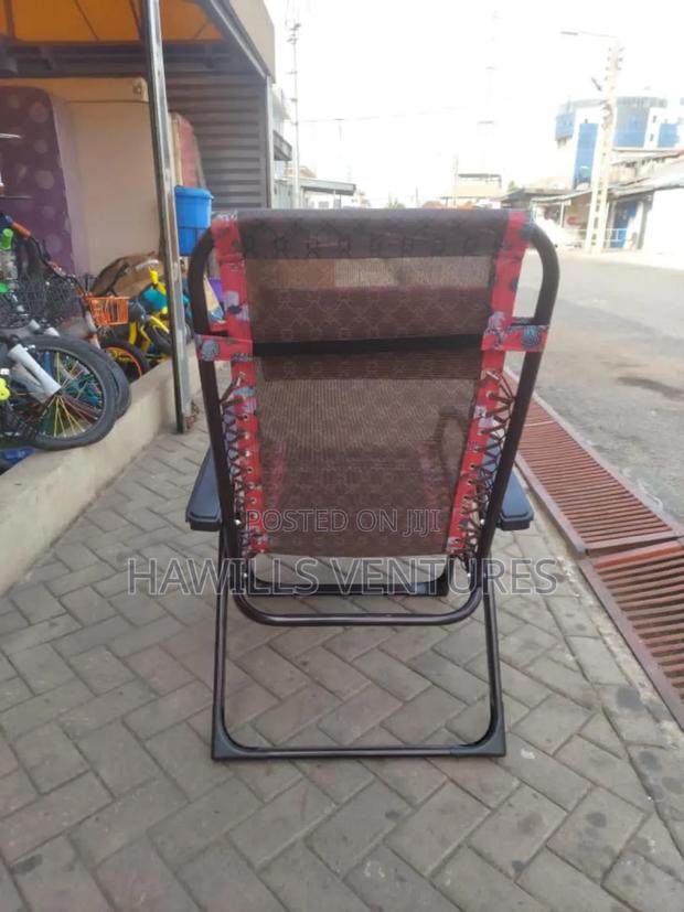 Foldable Waterproof Chair. · Photo 3