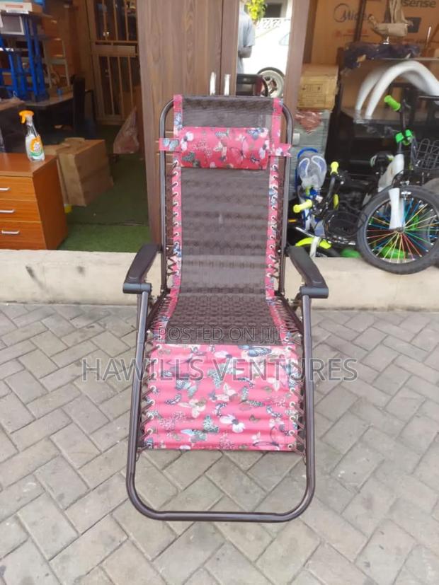 Foldable Waterproof Chair. · Photo 4