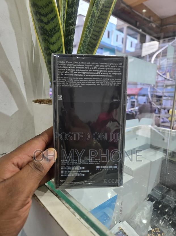 New Apple iPhone 12 Pro 256 GB Blue photo 3