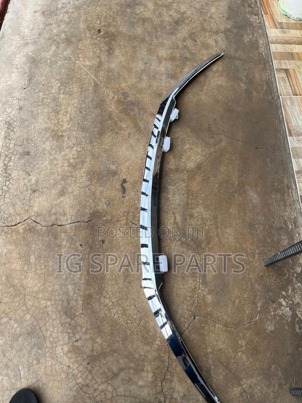 Honda Pilot 2016-2018 Bonnet/Hook Chrome/ Shiny