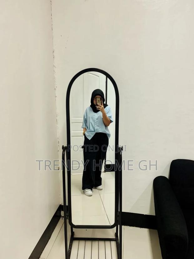 Modern Dressing Mirror With Stand Perfect for Bedroom Boutique