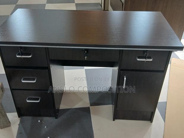 Classic Computer Study Table · Photo 2