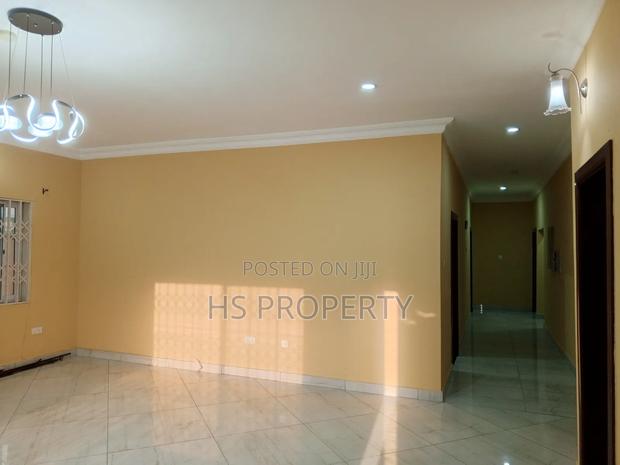 3bdrm Apartment in East Legon for rent photo 5