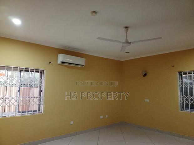 3bdrm Apartment in East Legon for rent photo 9