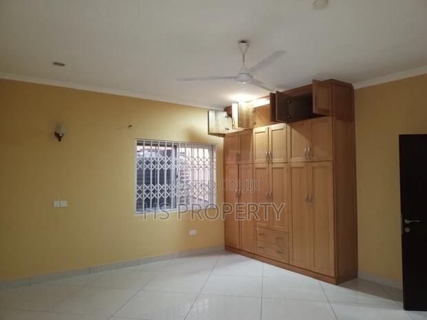 3bdrm Apartment in East Legon for rent photo 8