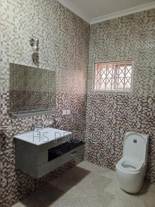 3bdrm Apartment in East Legon for rent photo 10