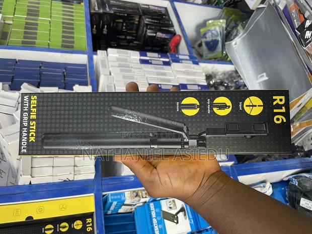 Selfie Stick With Grip Handle. · Photo 4