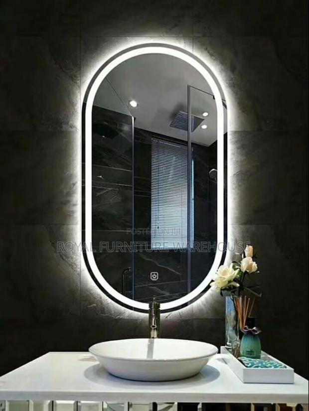 Dainty Led Mirror · Photo 2
