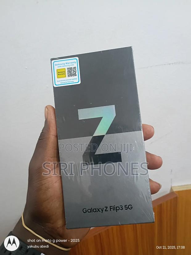 New Samsung Galaxy Z Flip 3 256 GB Gray photo 2