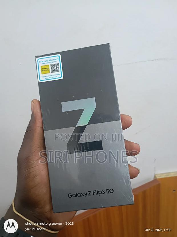 New Samsung Galaxy Z Flip 3 256 GB Gray photo 3