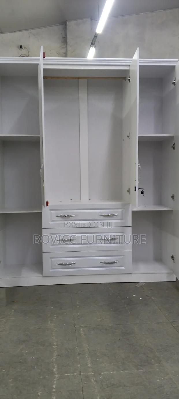 4 Doors Wardrobes · Photo 2