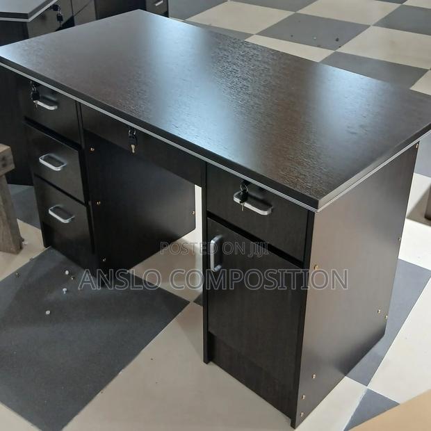 Bestie Computer Desk · Photo 2