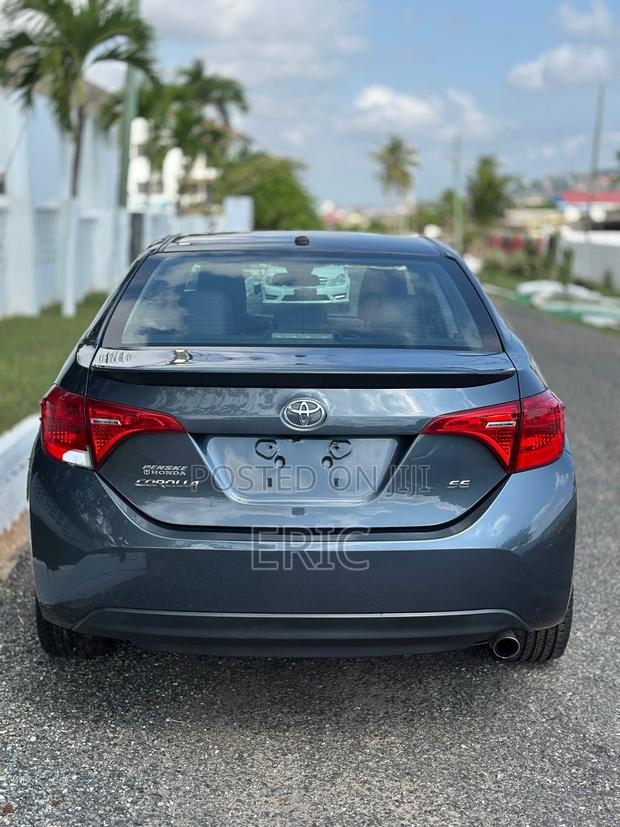 Toyota Corolla SE 4dr Sedan (1.8L 4cyl CVT) 2017 Gray