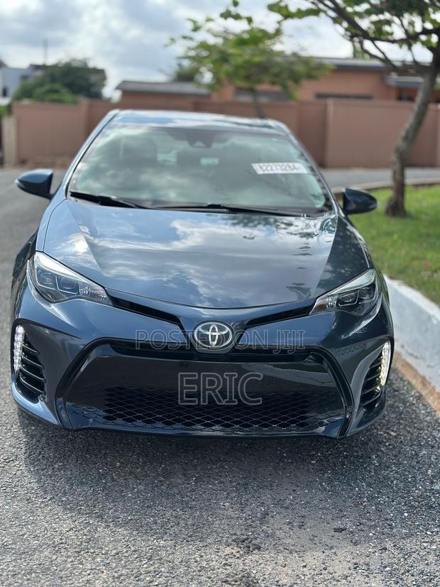 Toyota Corolla SE 4dr Sedan (1.8L 4cyl CVT) 2017 Gray