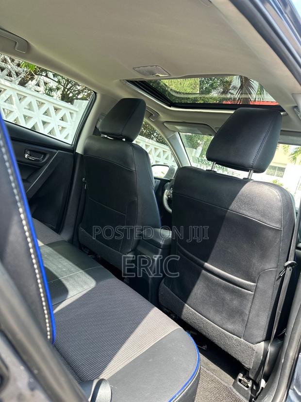 Toyota Corolla SE 4dr Sedan (1.8L 4cyl CVT) 2017 Gray