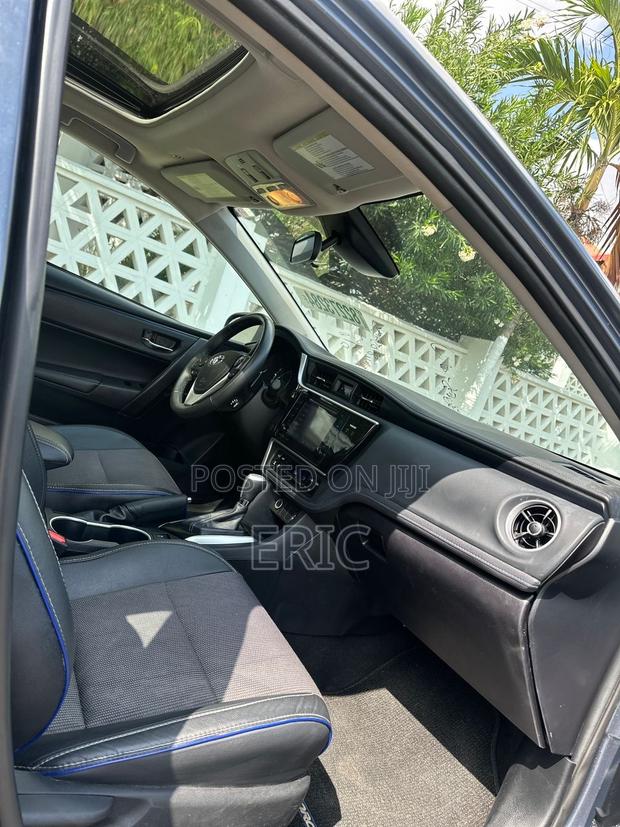 Toyota Corolla SE 4dr Sedan (1.8L 4cyl CVT) 2017 Gray