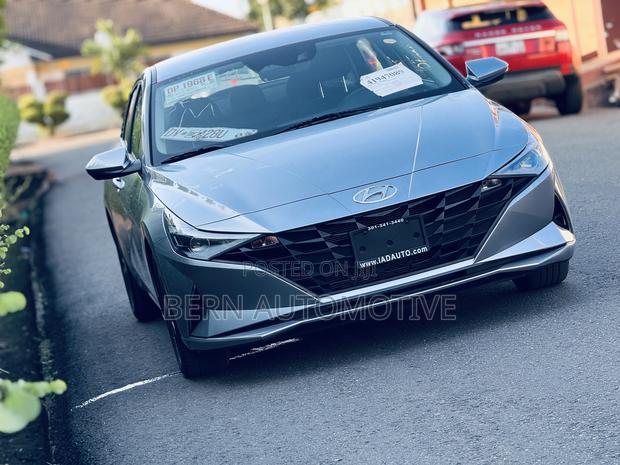 Hyundai Elantra SE 2022 Silver