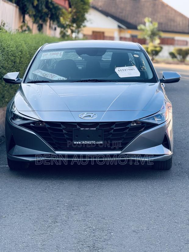 Hyundai Elantra SE 2022 Silver