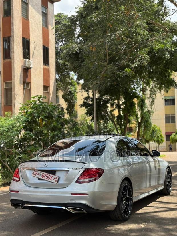 Mercedes-Benz E300 2019 Silver