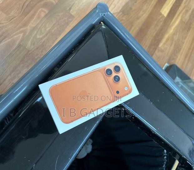 New Apple iPhone 17 Pro 256 GB Orange · Photo 4