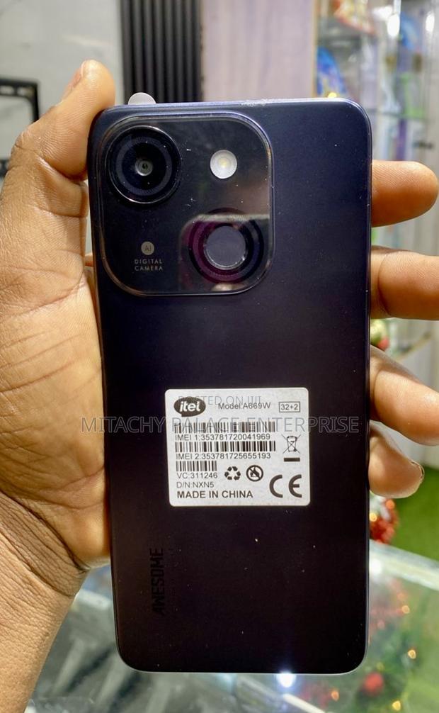 New Itel A06 32 GB Black photo 3