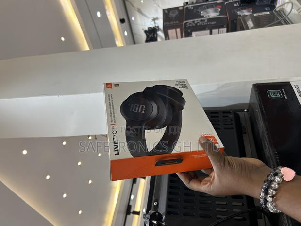 Super Powerful JBL Black Bluetooth Wireless Live 770 Premium Headphone · Photo 2