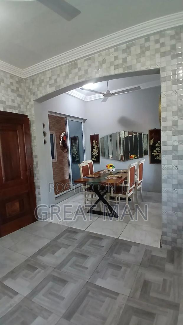 Furnished 3bdrm Apartment in Kokomlemle for Rent · Photo 3