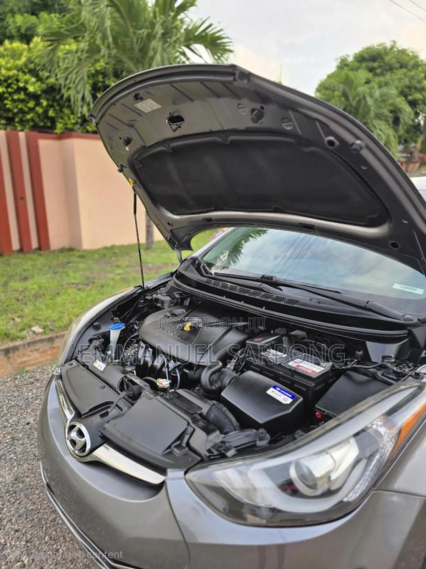 Hyundai Elantra Limited 4dr Sedan (1.8L 4cyl 6A) 2015 Gray photo 2