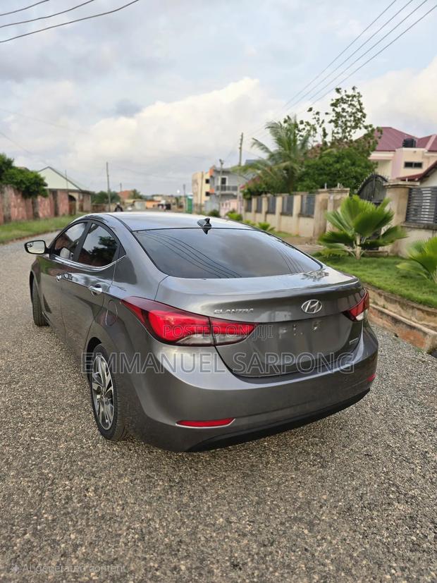 Hyundai Elantra Limited 4dr Sedan (1.8L 4cyl 6A) 2015 Gray photo 5
