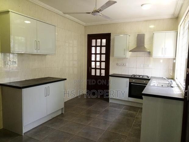 5bdrm House in Cantonments for rent photo 11
