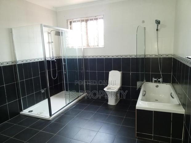 5bdrm House in Cantonments for rent photo 9
