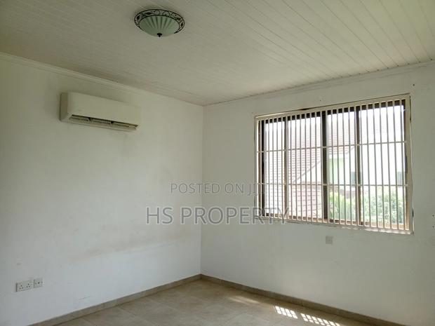 5bdrm House in Cantonments for rent photo 8