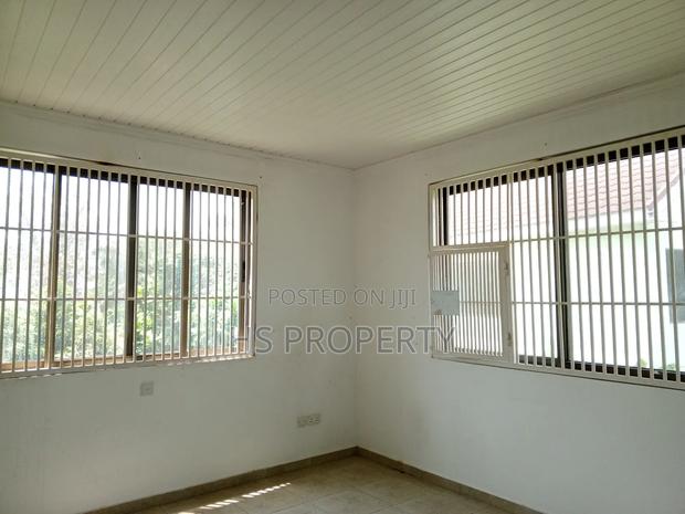 5bdrm House in Cantonments for rent photo 18