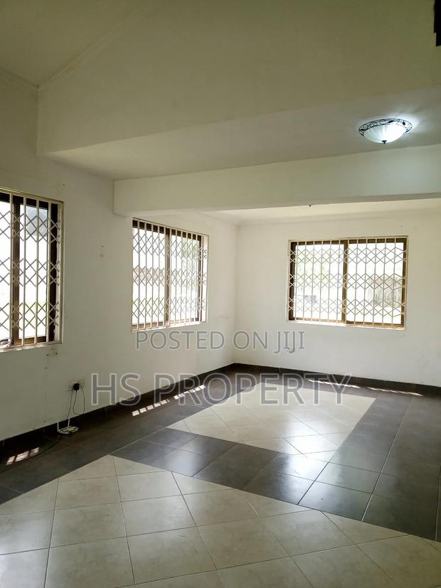 5bdrm House in Cantonments for rent photo 5