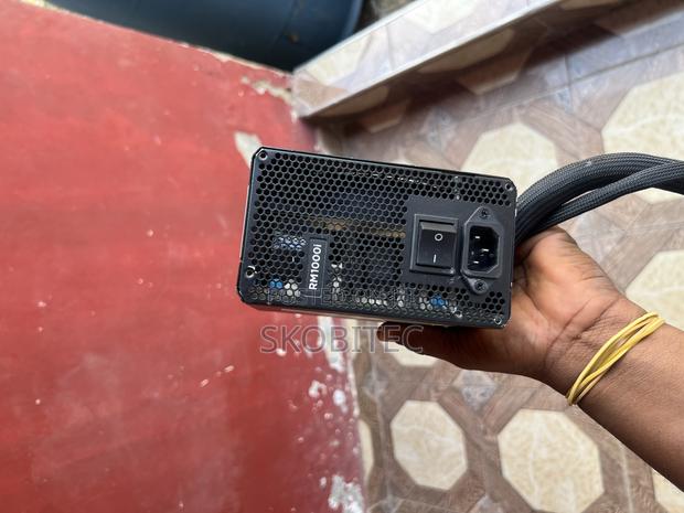 Rm1000i — 1000 Watt 80 Plus Gold Certified Fully Modular Psu photo 3