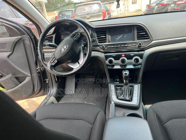 Hyundai Elantra SEL 2019 Gray