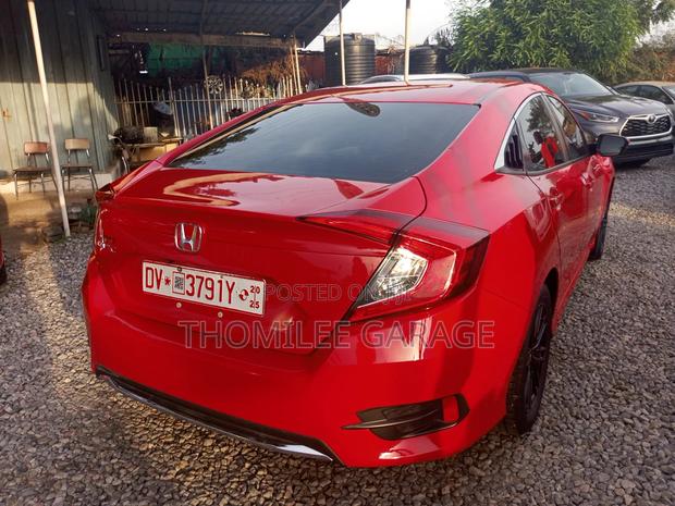 Honda Civic 2019 Red photo 4