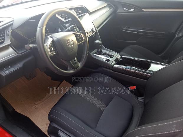 Honda Civic 2019 Red photo 6