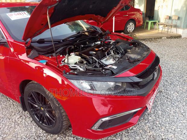 Honda Civic 2019 Red photo 7