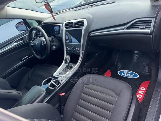 Ford Fusion SE 4dr Sedan (2.5L 4cyl 6A) 2014 White