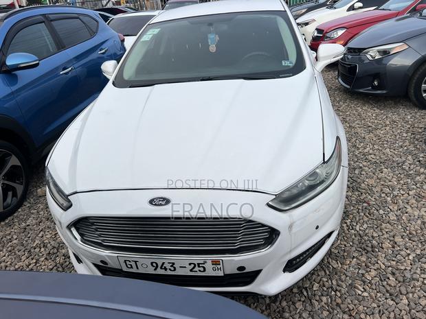 Ford Fusion SE 4dr Sedan (2.5L 4cyl 6A) 2014 White