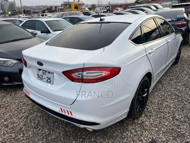 Ford Fusion SE 4dr Sedan (2.5L 4cyl 6A) 2014 White